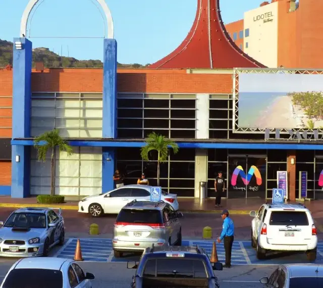 Centro Comercial Sambil de Margarita, punto fijo de reciclaje de Brocicla
